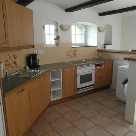 Traditionelles Haus, Umgeben Von Waeldern In Ralsko Vakantiehuis *