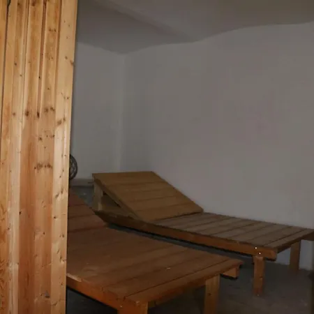 Traditionelles Haus, Umgeben Von Waeldern In Ralsko Vakantiehuis Stráž pod Ralskem
