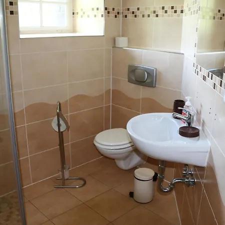 Traditionelles Haus, Umgeben Von Waeldern In Ralsko Vakantiehuis *