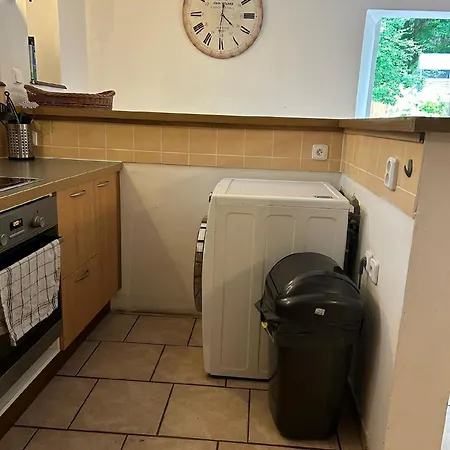 Vakantiehuis Traditionelles Haus, Umgeben Von Waeldern In Ralsko