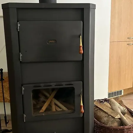 Traditionelles Haus, Umgeben Von Waeldern In Ralsko Vakantiehuis *