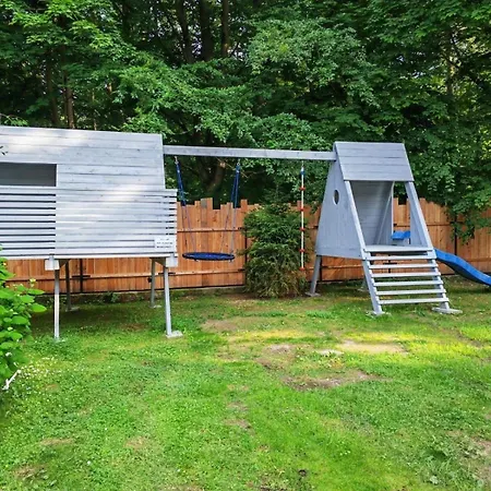 Traditionelles Haus, Umgeben Von Waeldern In Ralsko Vakantiehuis Stráž pod Ralskem
